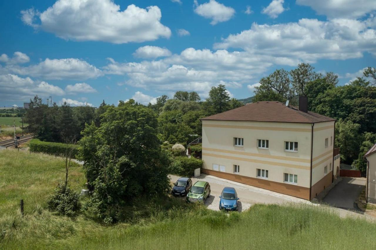 Mlynsky Ostrov Apartment 2 Zdice Екстер'єр фото
